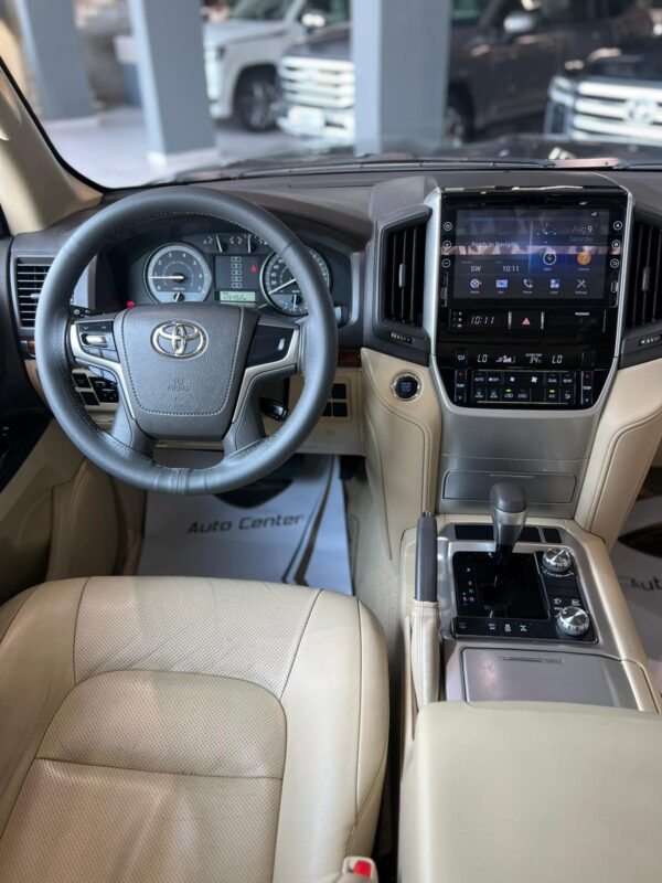 TOYOTA LAND CRUISER GXR V8 - Image 7