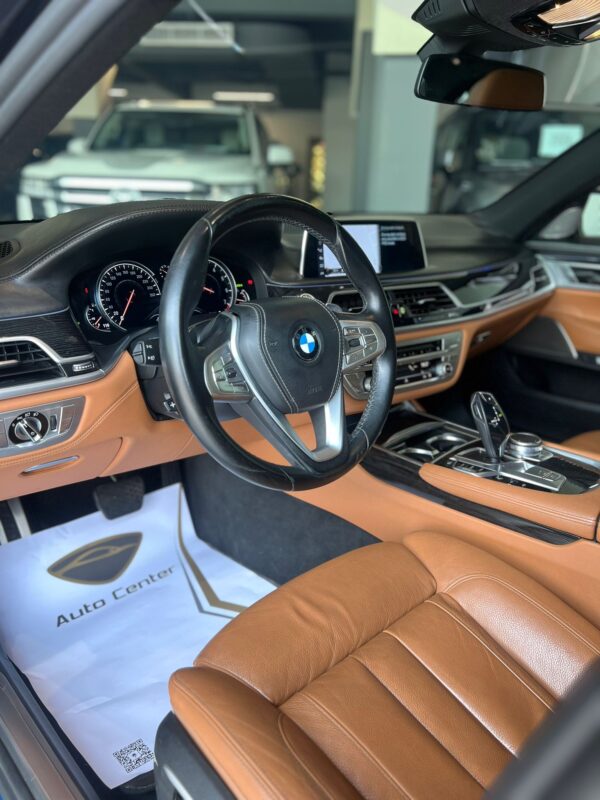 BMW 730Li - Image 8