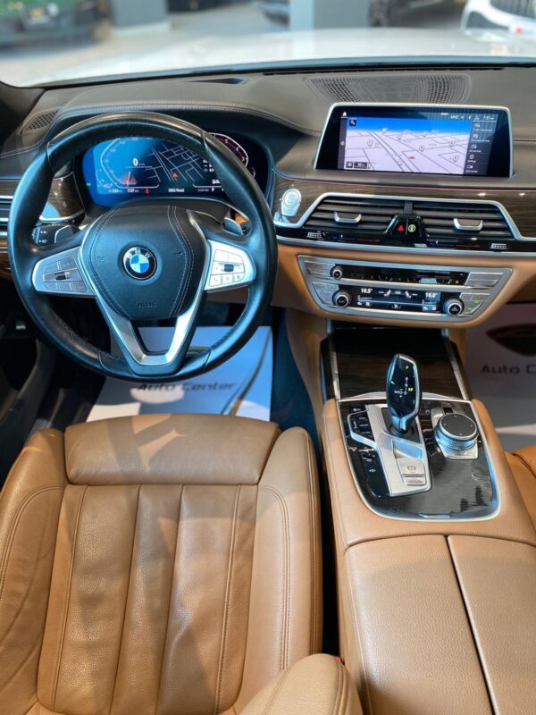 BMW 740Li - Image 6