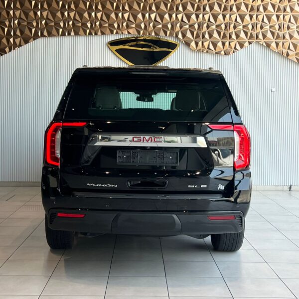 GMC YUKON SLE - Image 4