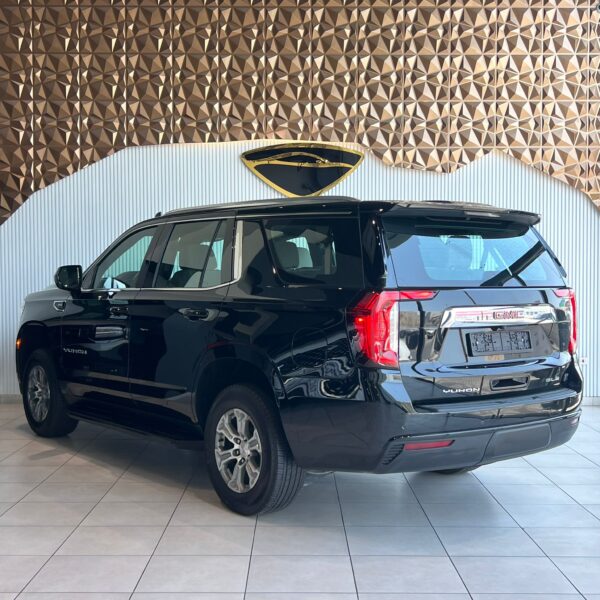 GMC YUKON SLE - Image 6