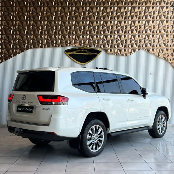 TOYOTA LAND CRUISER GXR V6 4.0 - Image 5