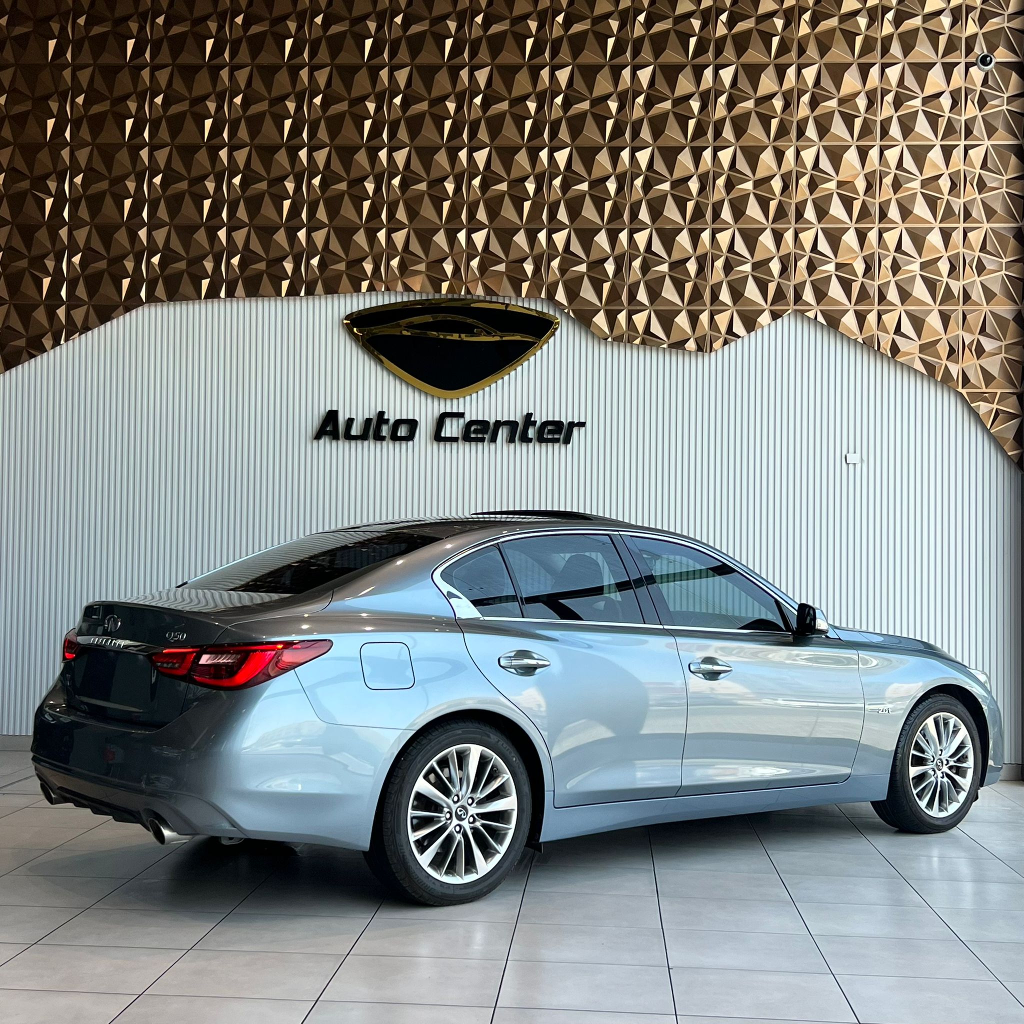 INFINITI Q50 2.0 TURBO - Image 5