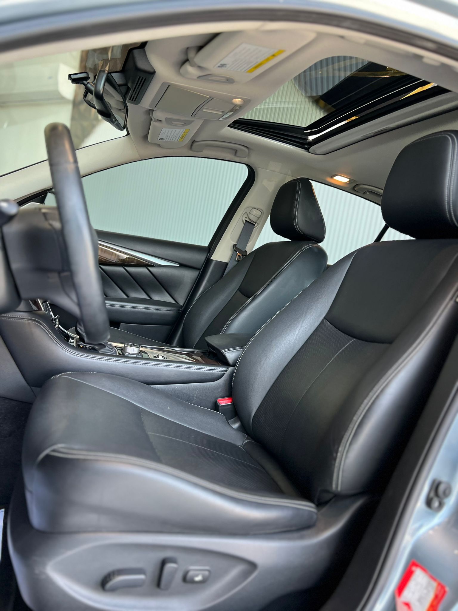 INFINITI Q50 2.0 TURBO - Image 9