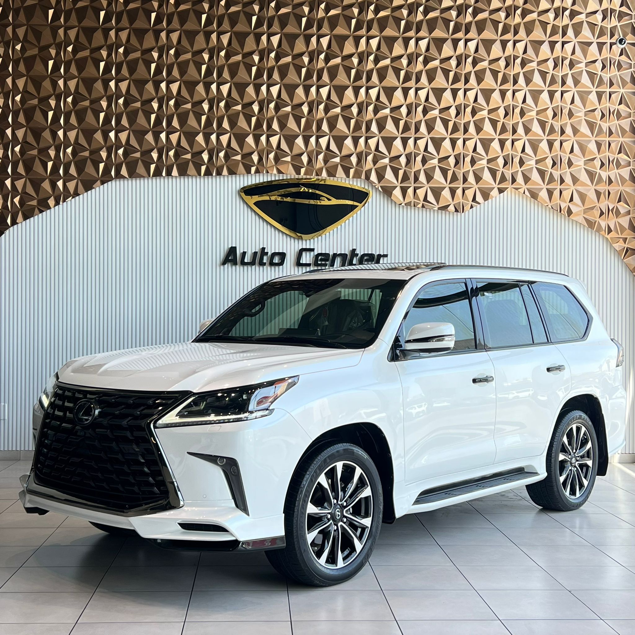 LEXUS LX570s BLACK EDITION - Image 3