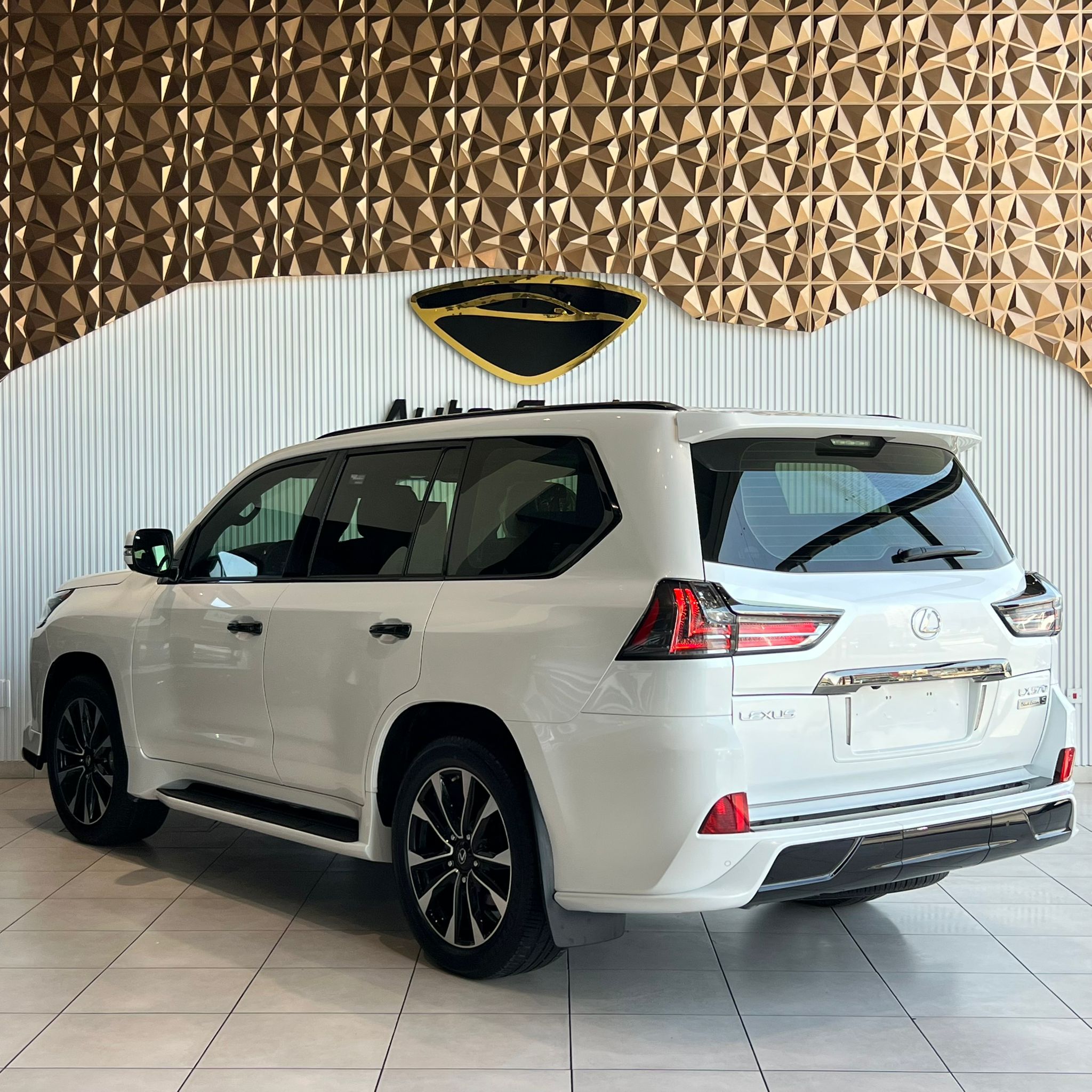 LEXUS LX570s BLACK EDITION - Image 7