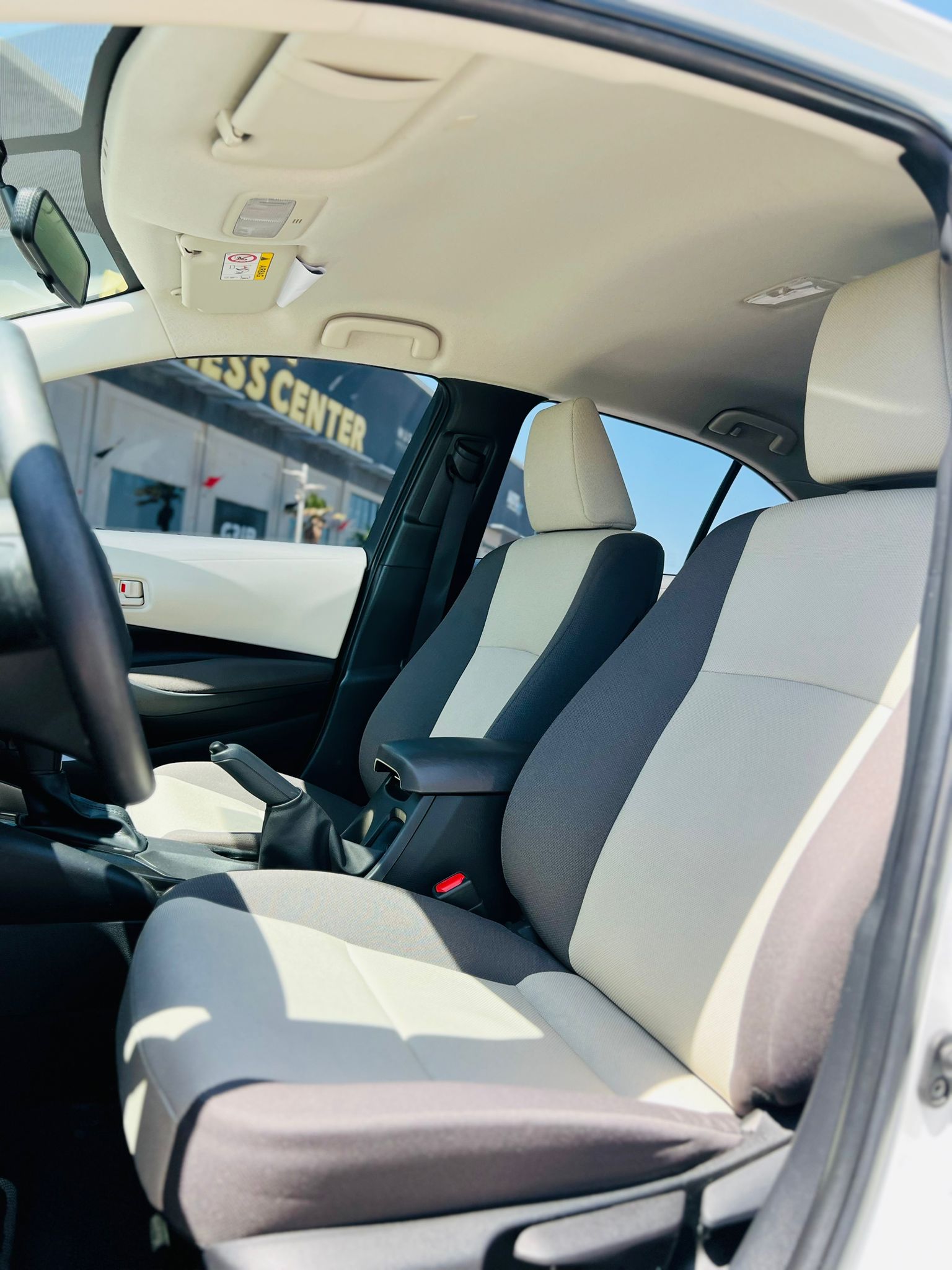 TOYOTA COROLLA 2.0 XLI 2024 - Image 9