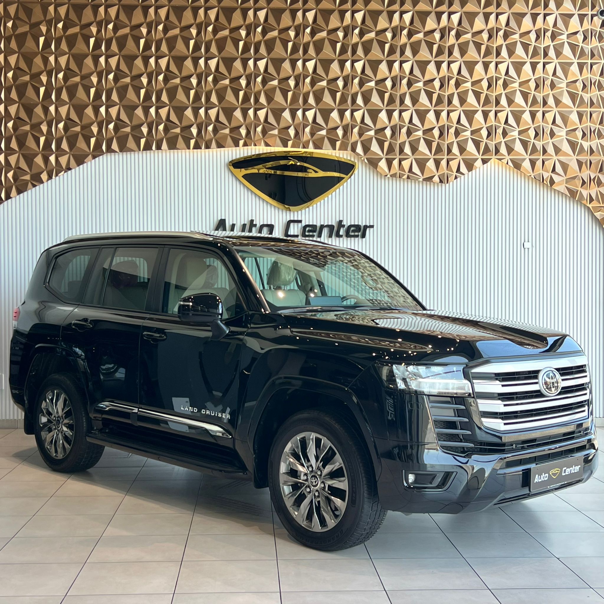 TOYOTA LAND CRUISER GXR TWIN TURBO 2025 - Image 3