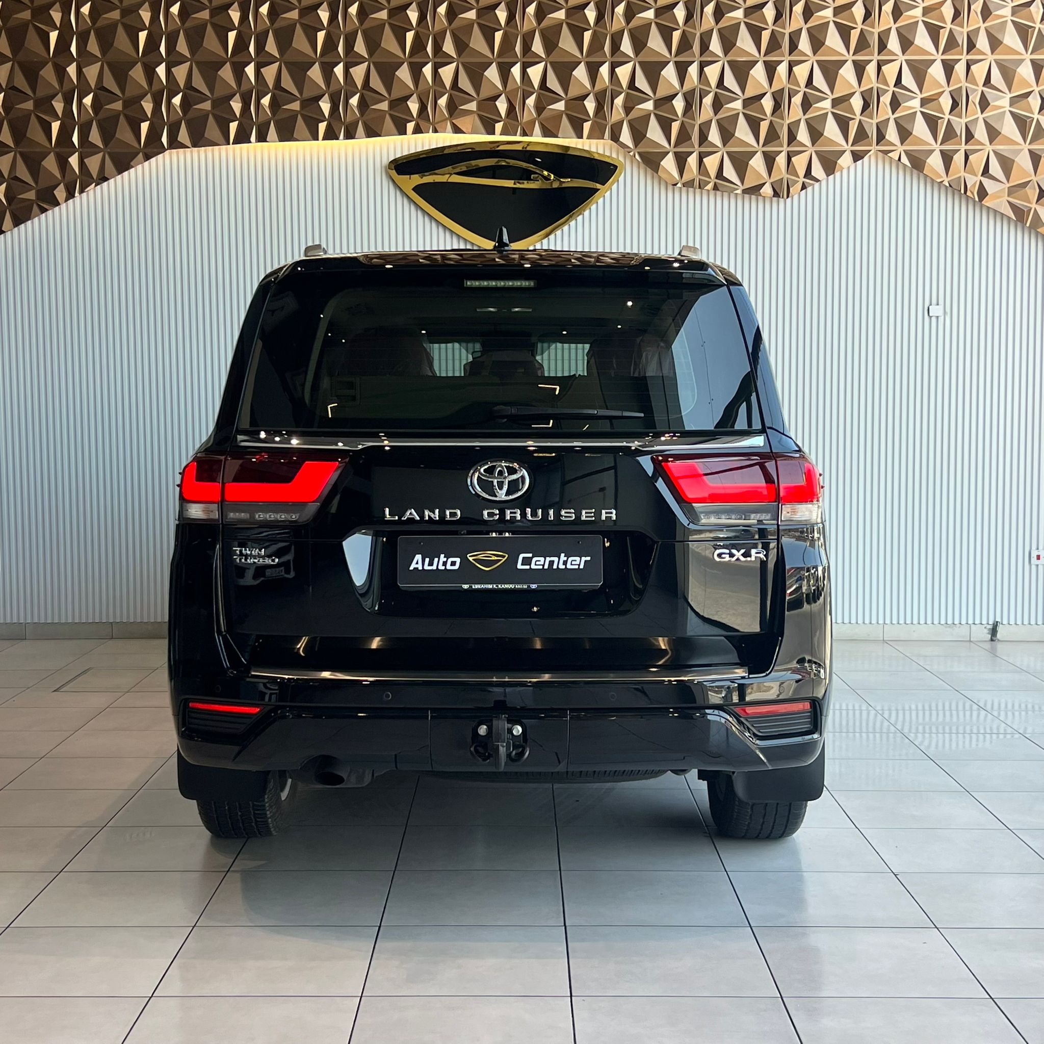 TOYOTA LAND CRUISER GXR TWIN TURBO 2025 - Image 4