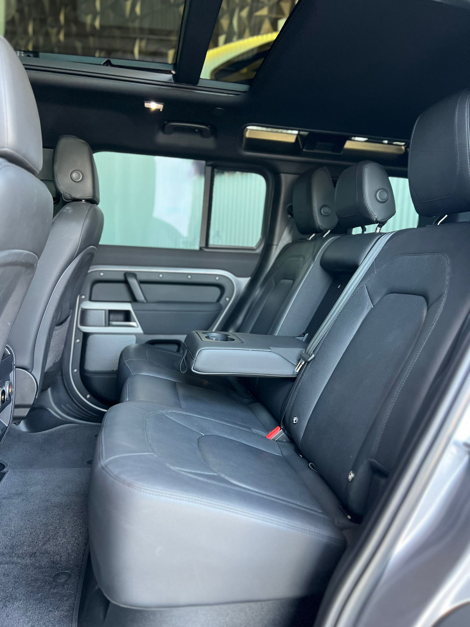 LAND ROVER DEFENDER SE 110 V4 2023 - Image 10