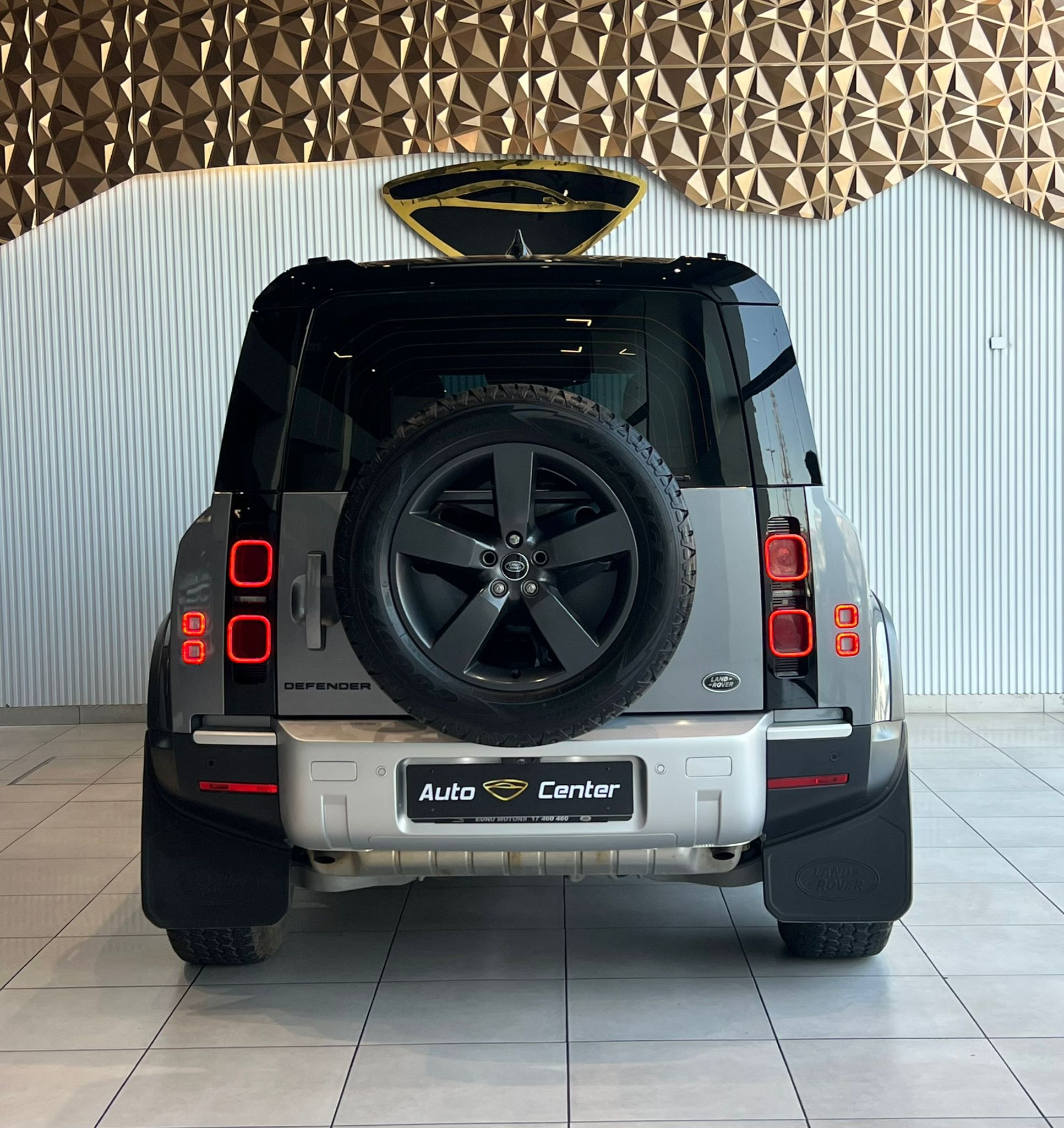 LAND ROVER DEFENDER SE 110 V4 2023 - Image 4