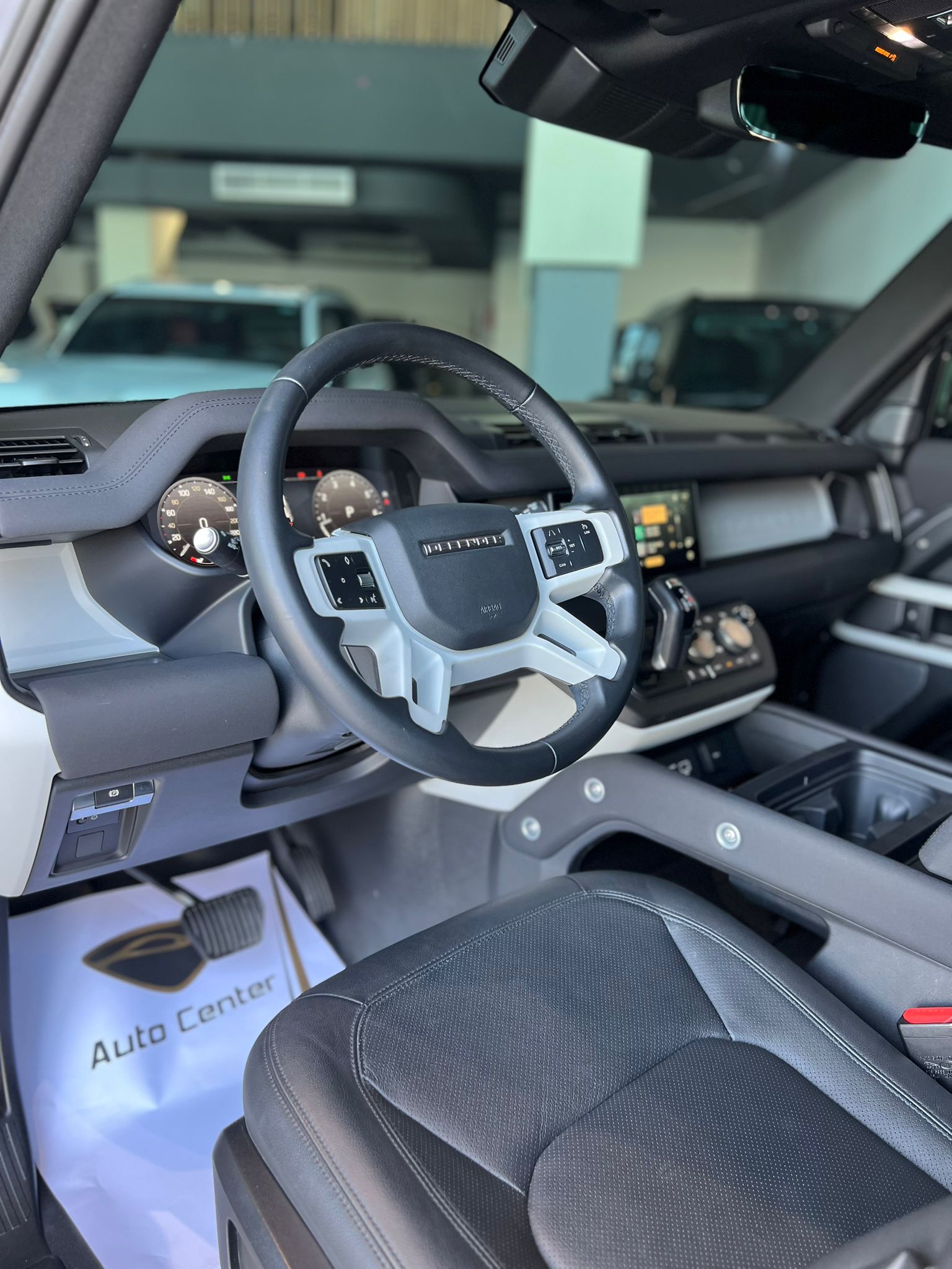 LAND ROVER DEFENDER SE 110 V4 2023 - Image 8