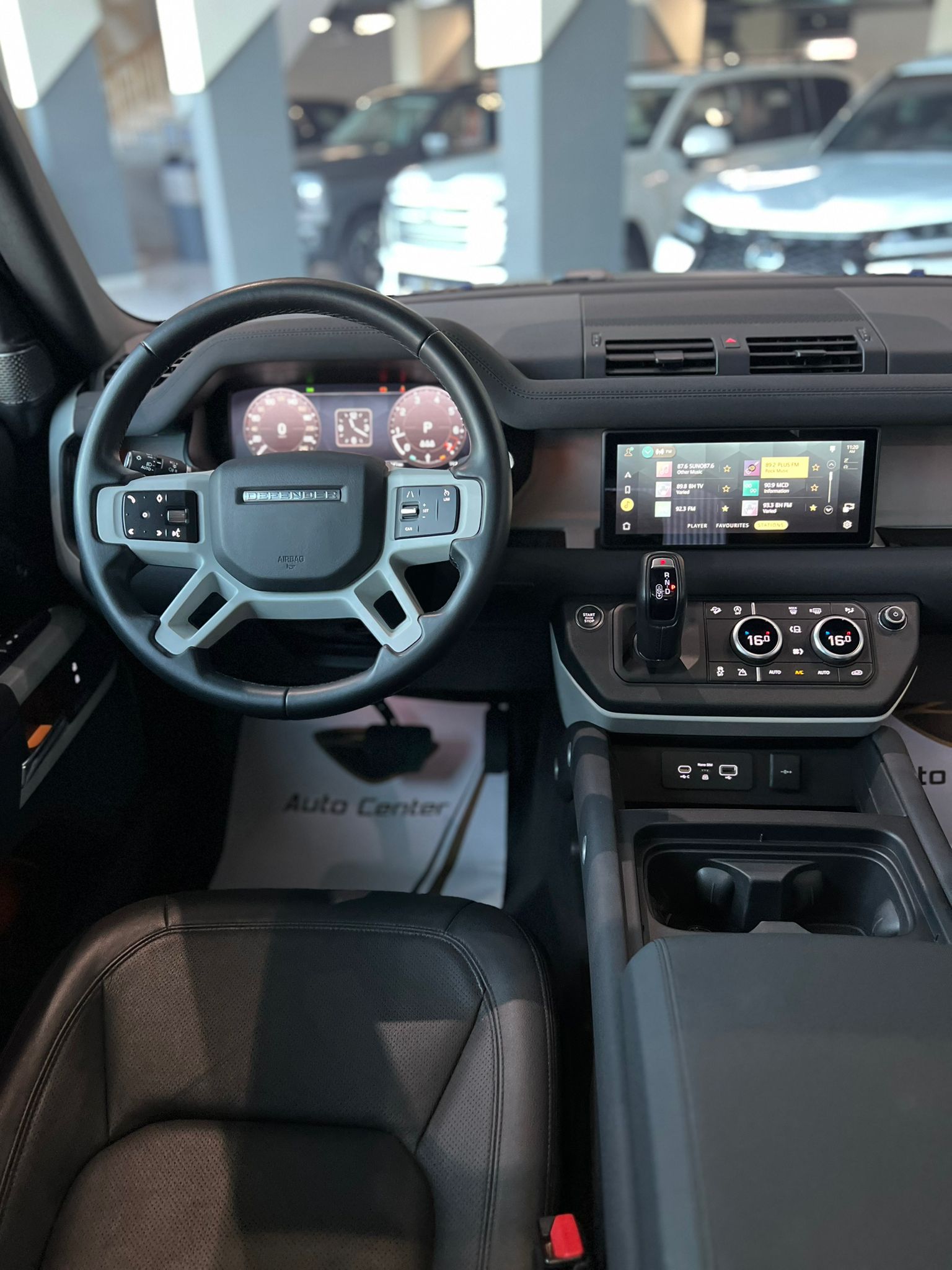 LAND ROVER DEFENDER SE 110 V4 2023 - Image 7