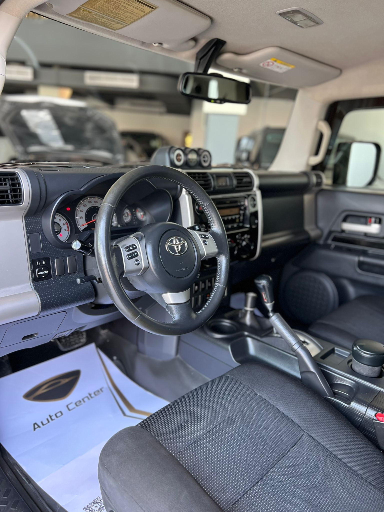 TOYOTA FJ CRUISER TRD 4X4 2015 - Image 8