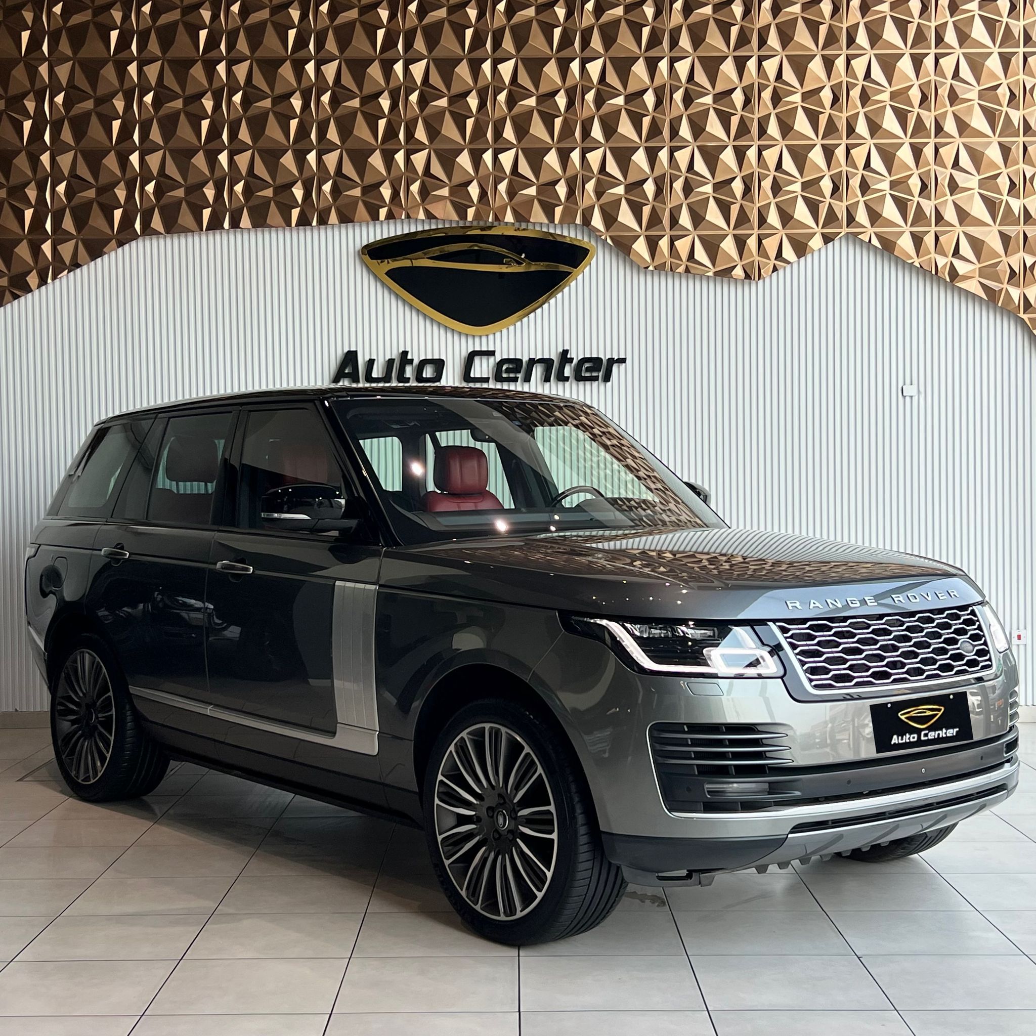 RANGE ROVER VOGUE SE SUPERCHARGED V8 2018 - Image 2