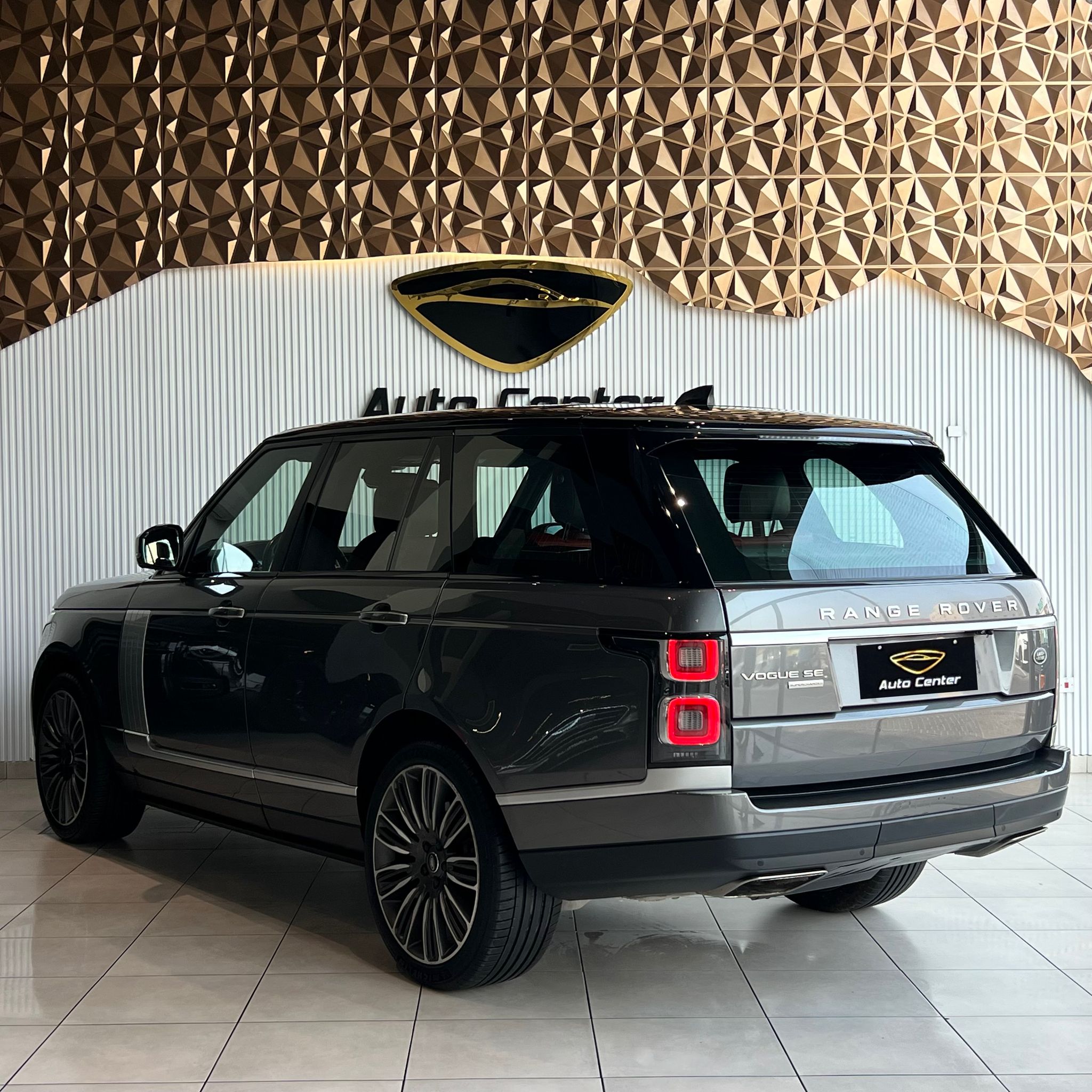 RANGE ROVER VOGUE SE SUPERCHARGED V8 2018 - Image 8