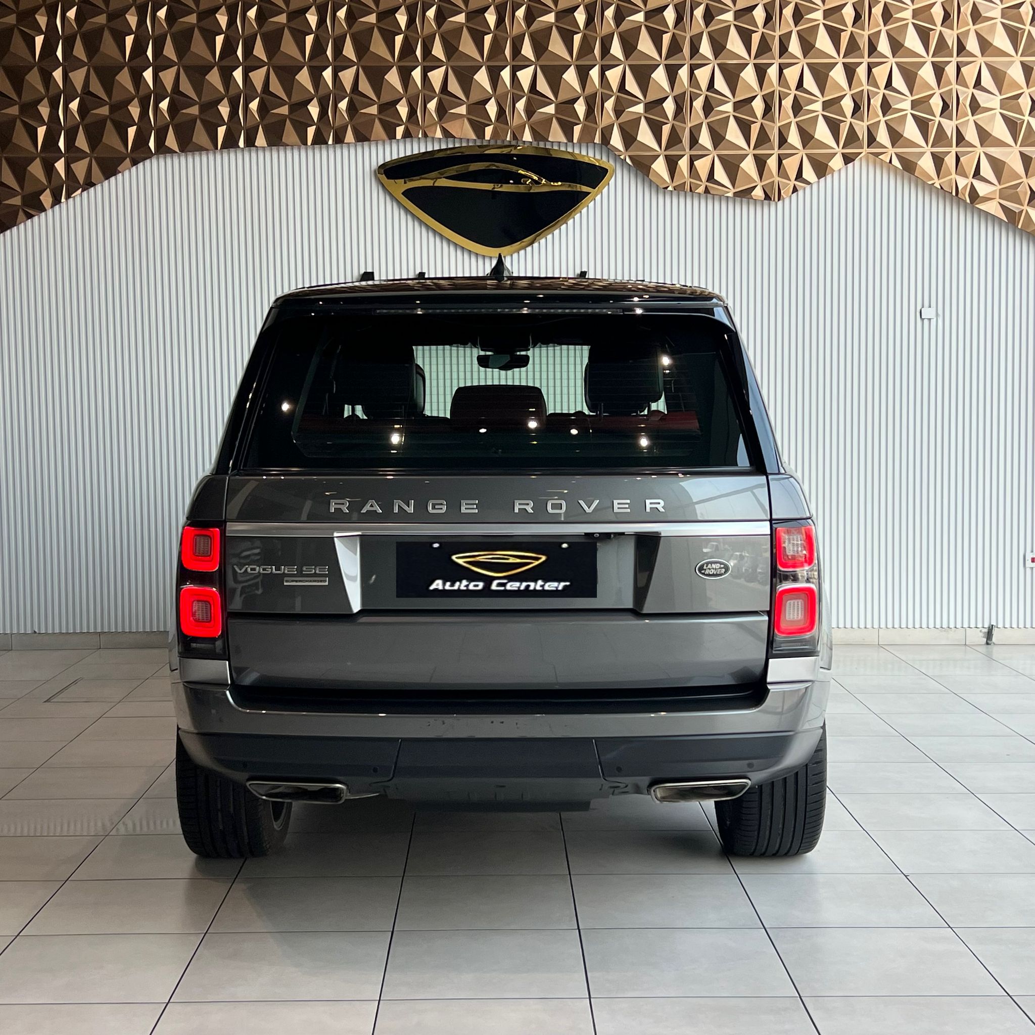 RANGE ROVER VOGUE SE SUPERCHARGED V8 2018 - Image 4