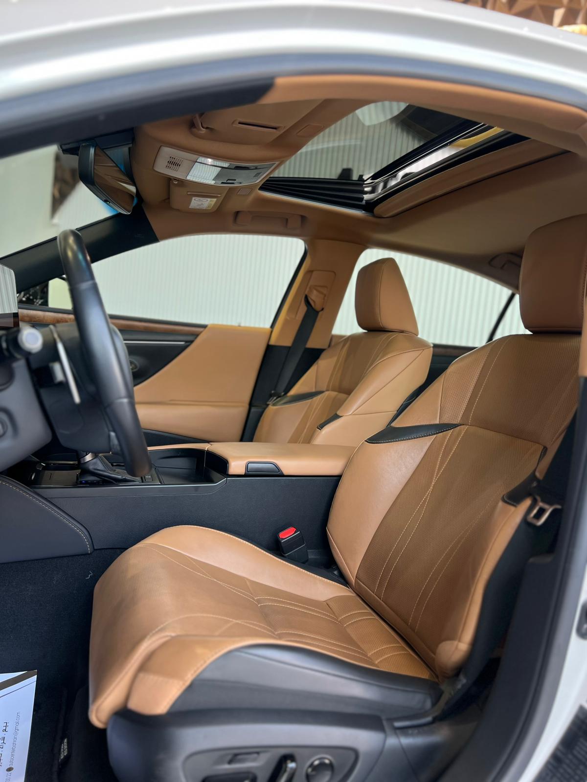 LEXUS ES-350 2023 - Image 9