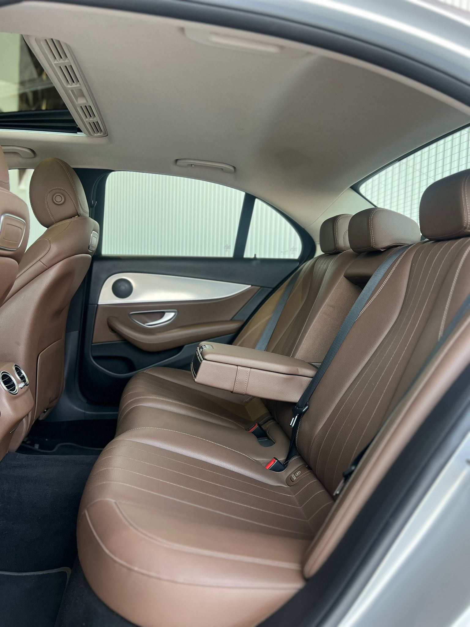 MERCEDES BENZ E200 2020 - Image 10