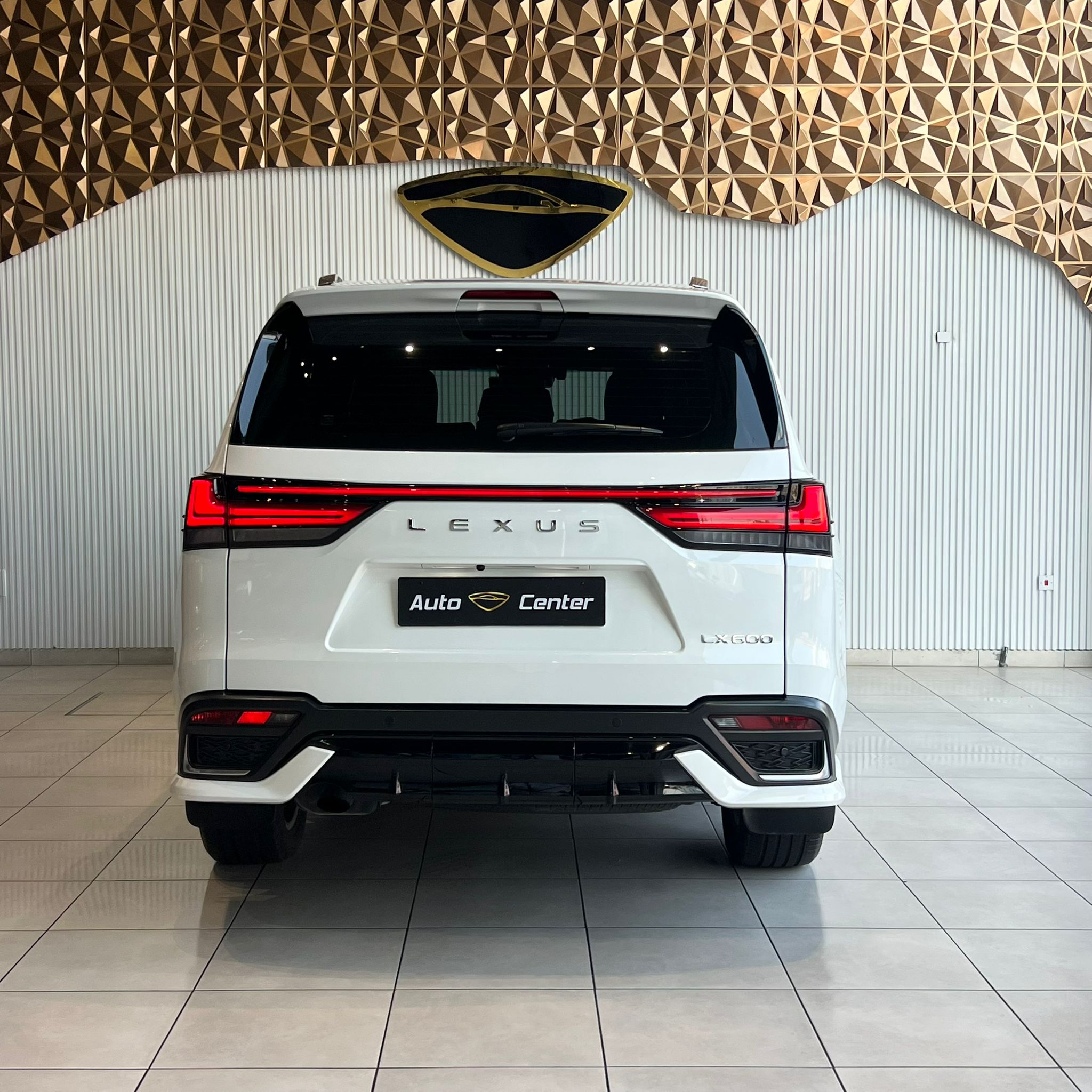 LEXUS LX600 F-SPORT 2024 - Image 4