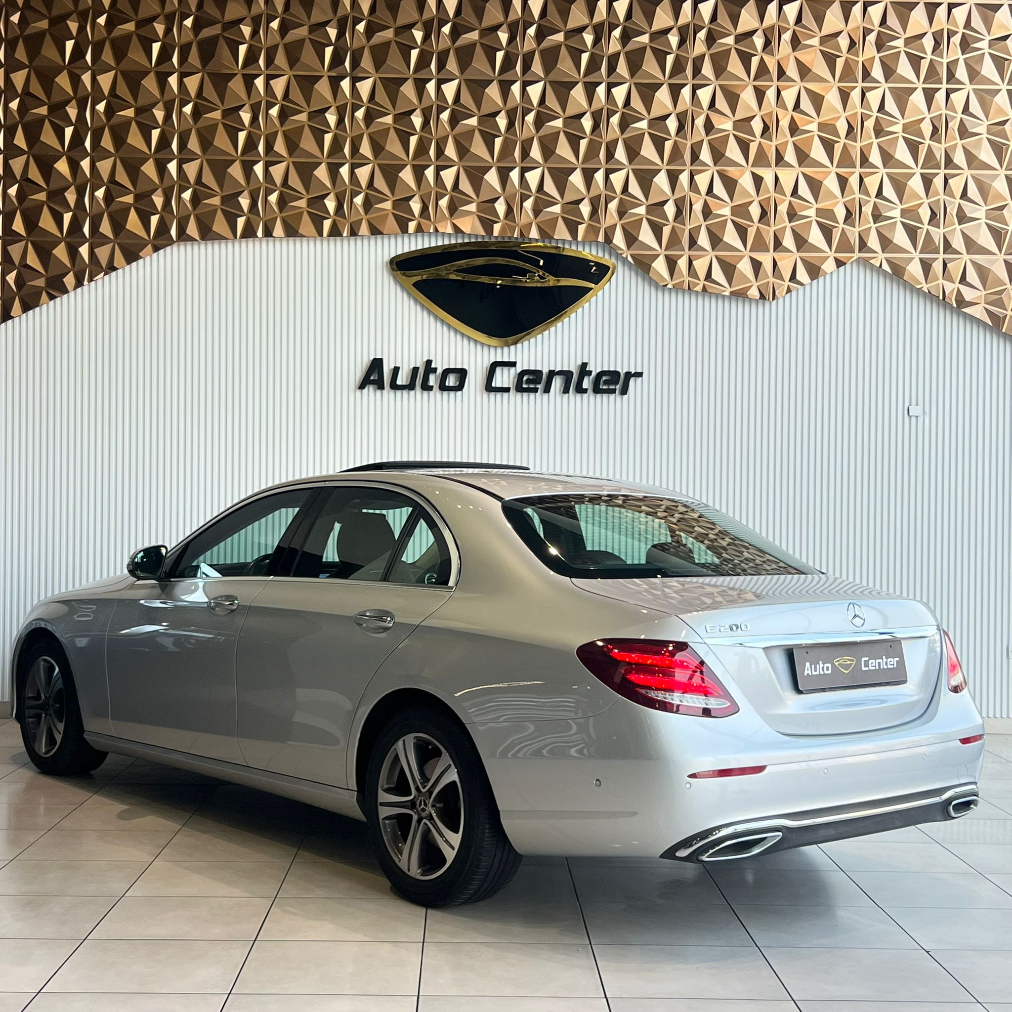 MERCEDES BENZ E200 2020 - Image 6