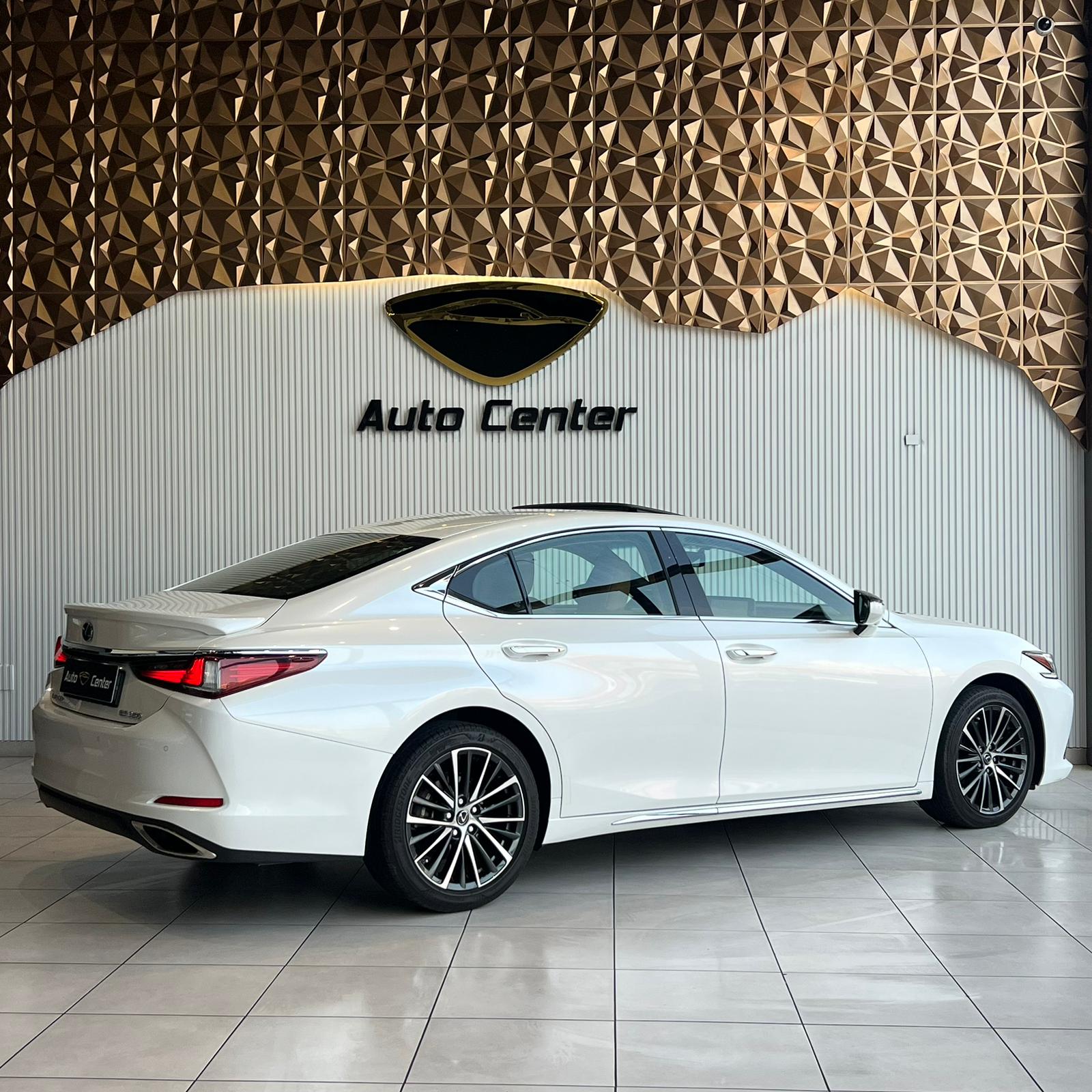 LEXUS ES-350 2023 - Image 5