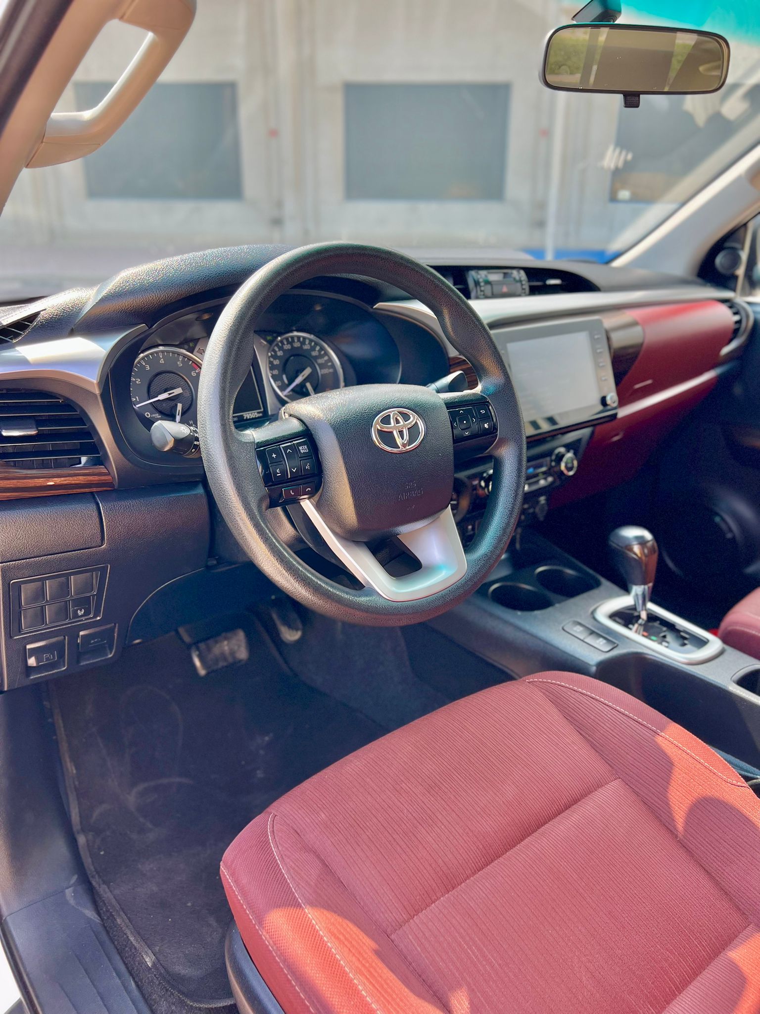 TOYOTA HILUX 2022 WHITE - Image 7