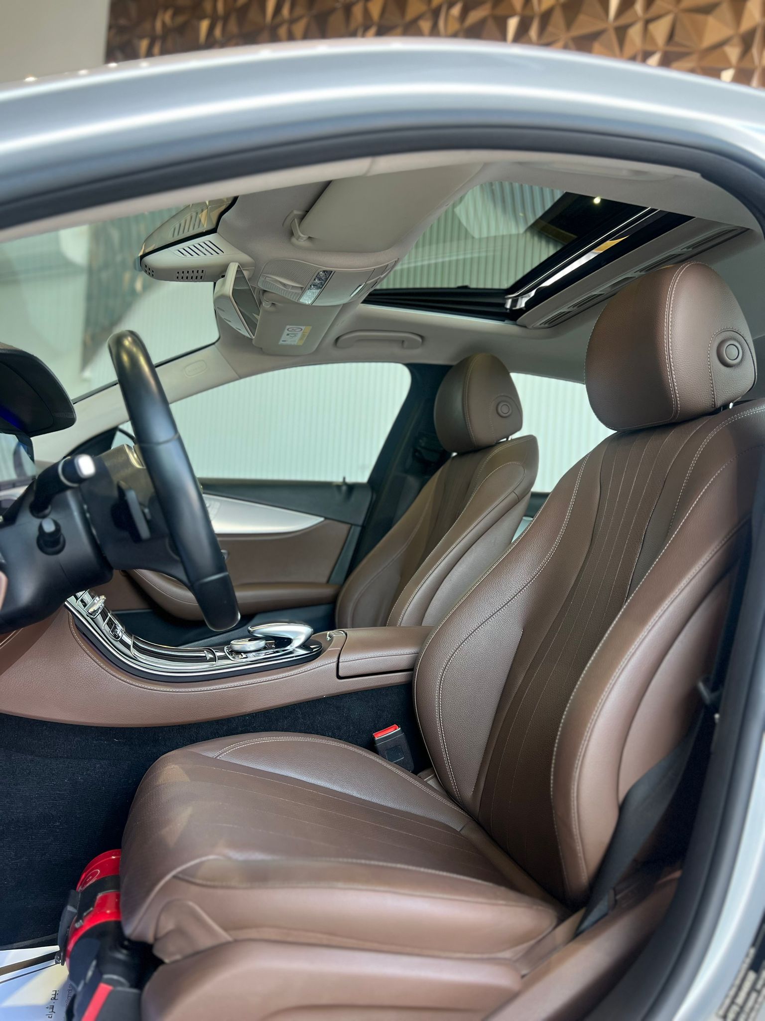 MERCEDES BENZ E200 2020 - Image 9