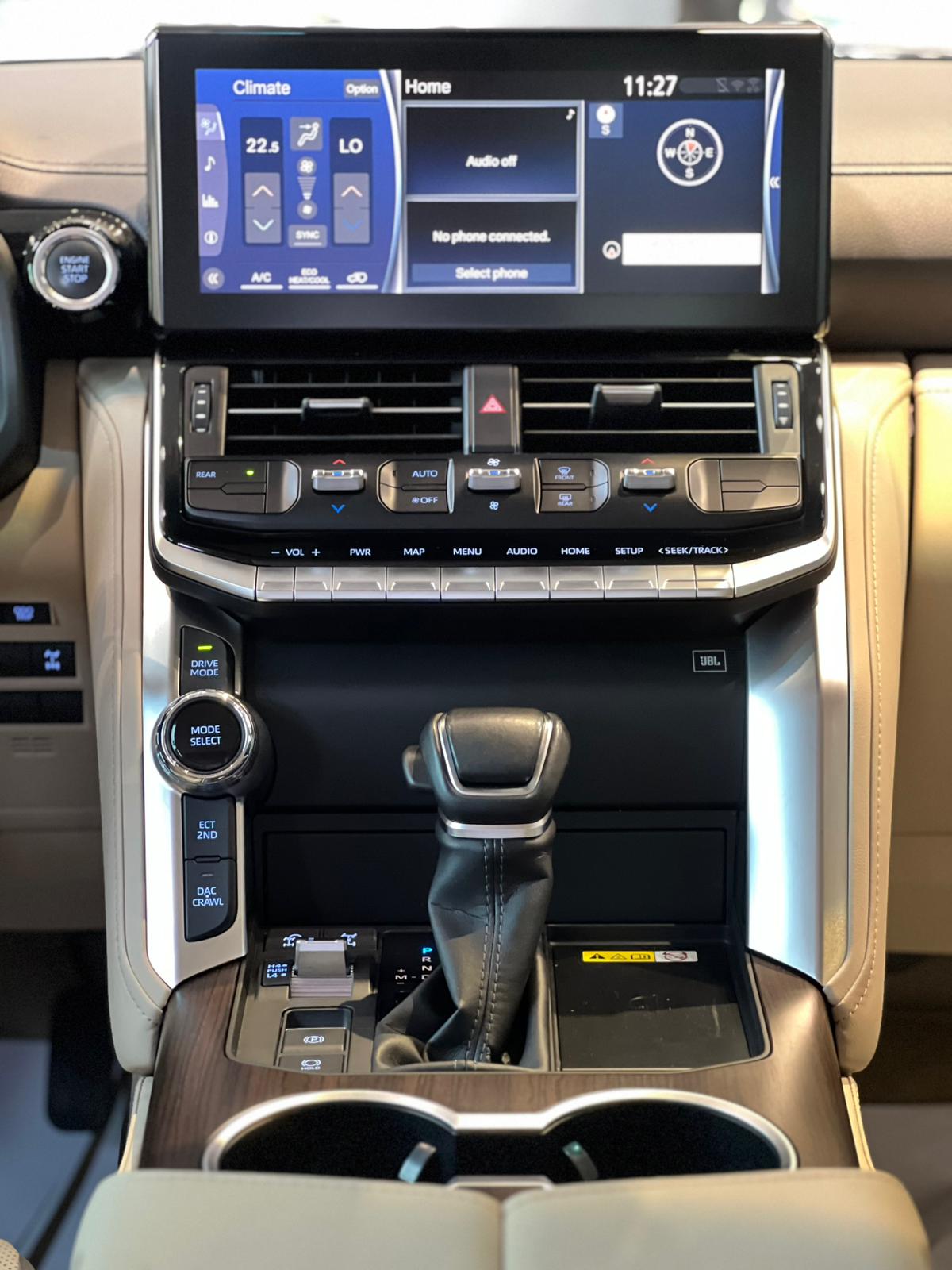 TOYOTA LAND CRUISER GXR TWIN TURBO 70th ANNIVERSARY 2022 - Image 11