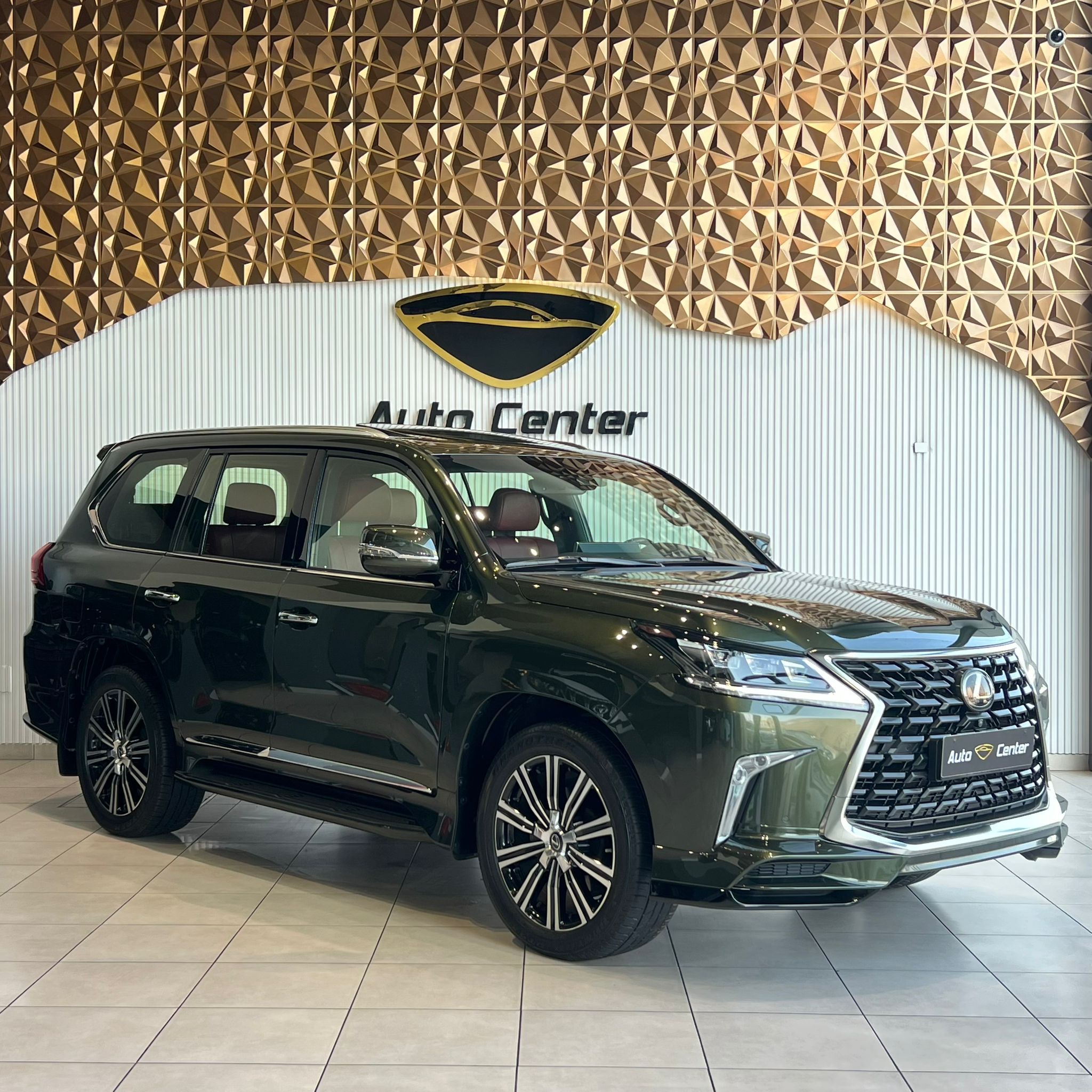 LEXUS LX 570s 2021 - Image 2