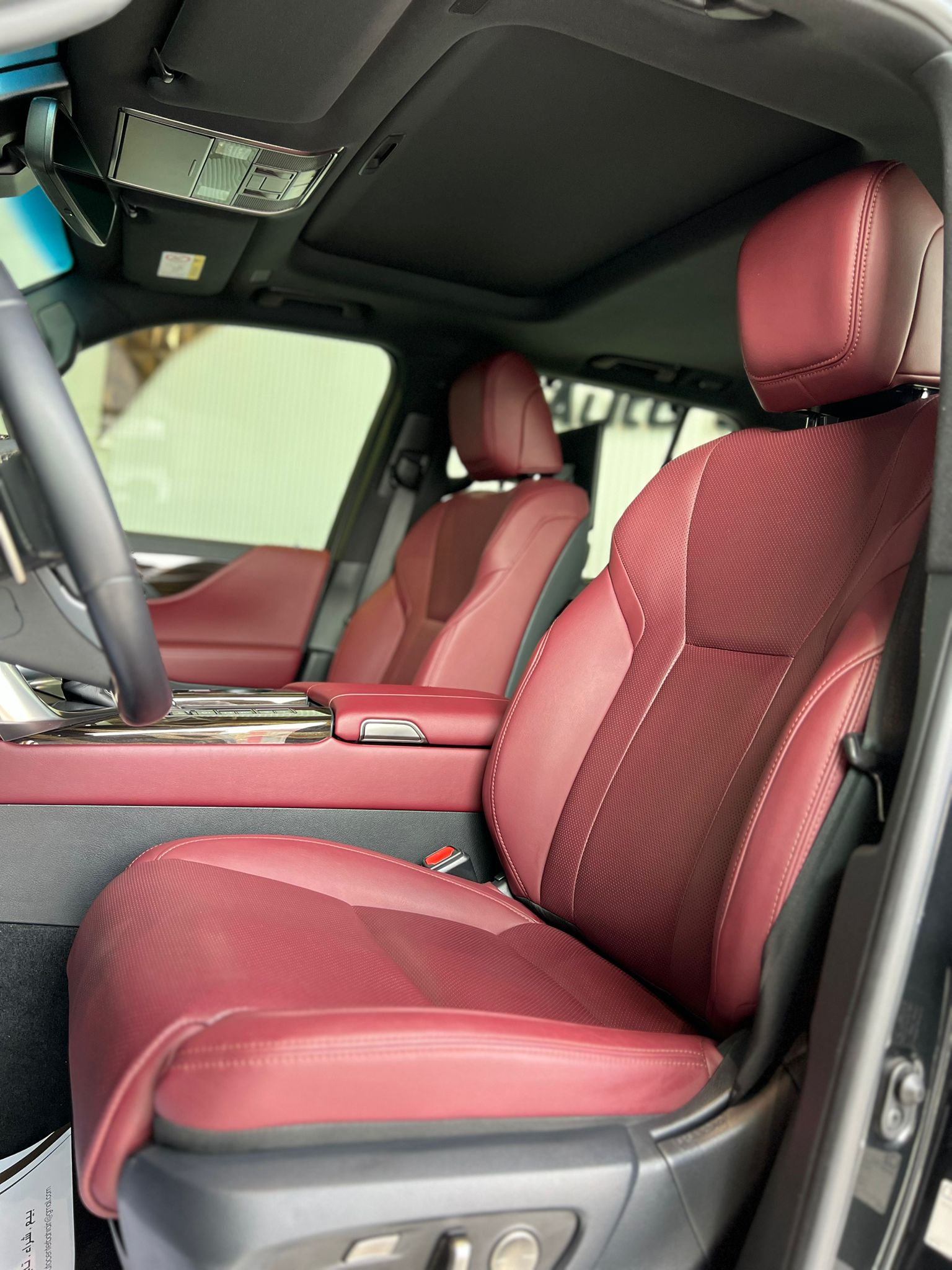 LEXUS LX600 URBAN 2022 - Image 9