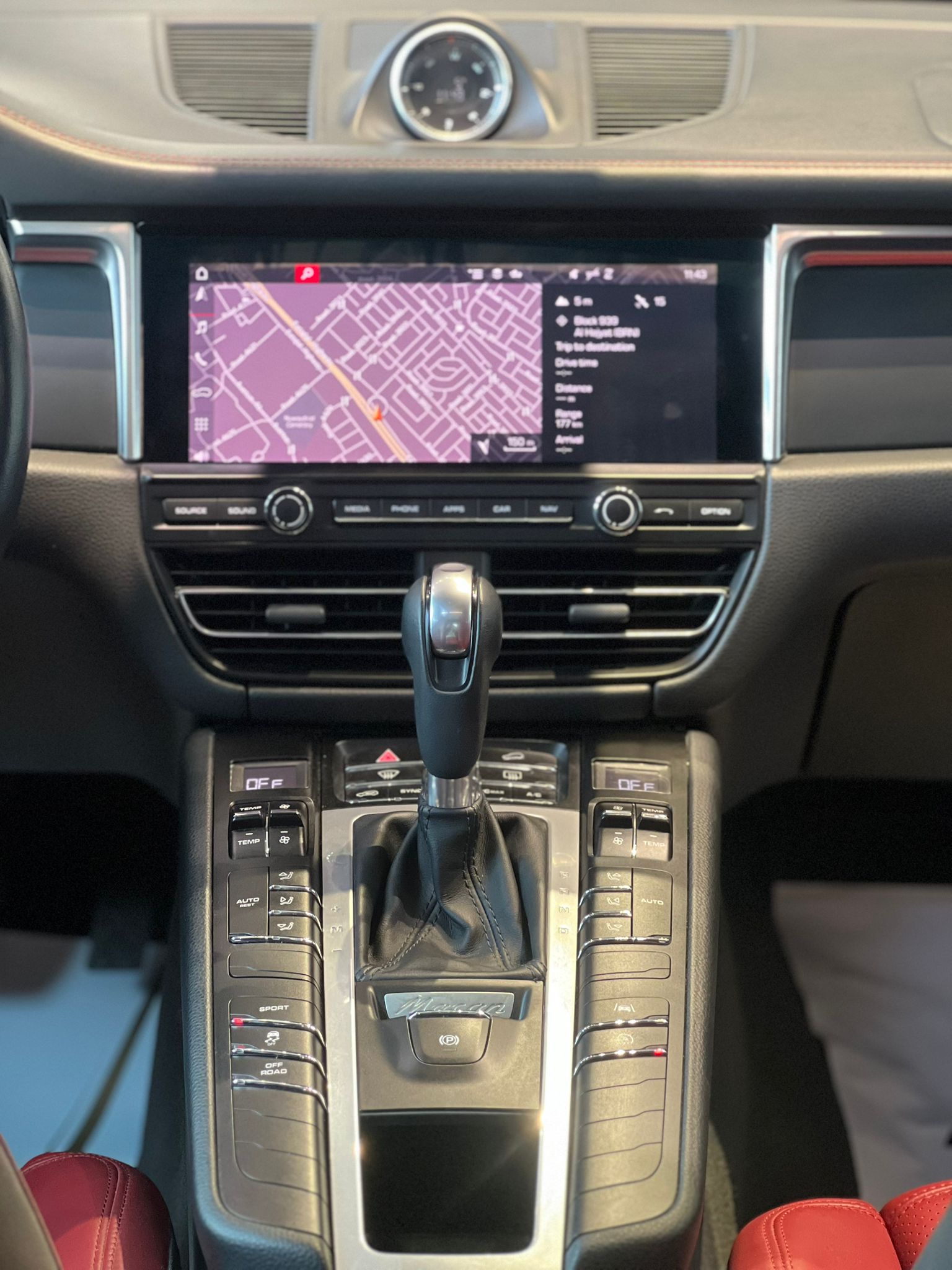 PORSCHE MACAN 2021 GREY - Image 9