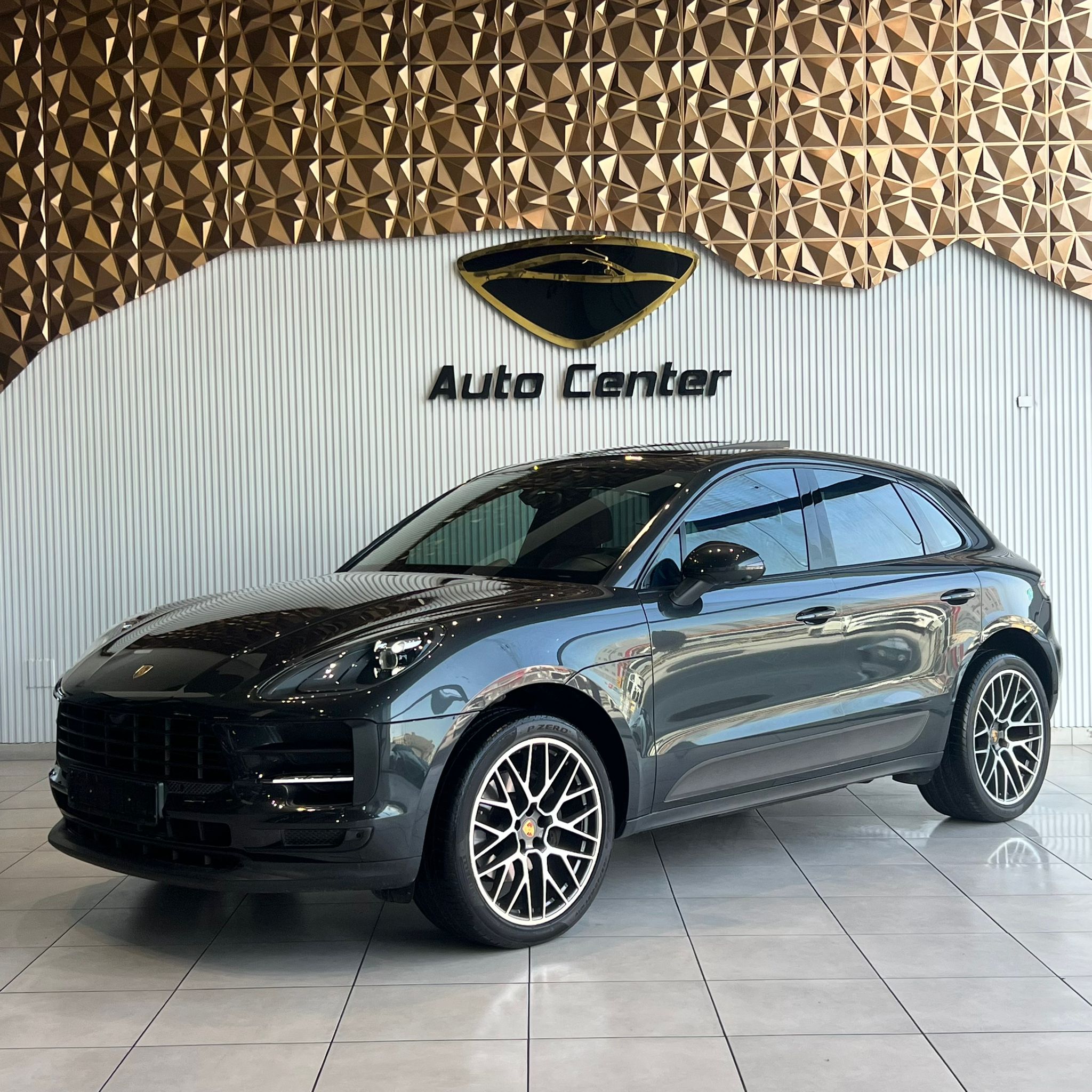 PORSCHE MACAN 2021 GREY - Image 2