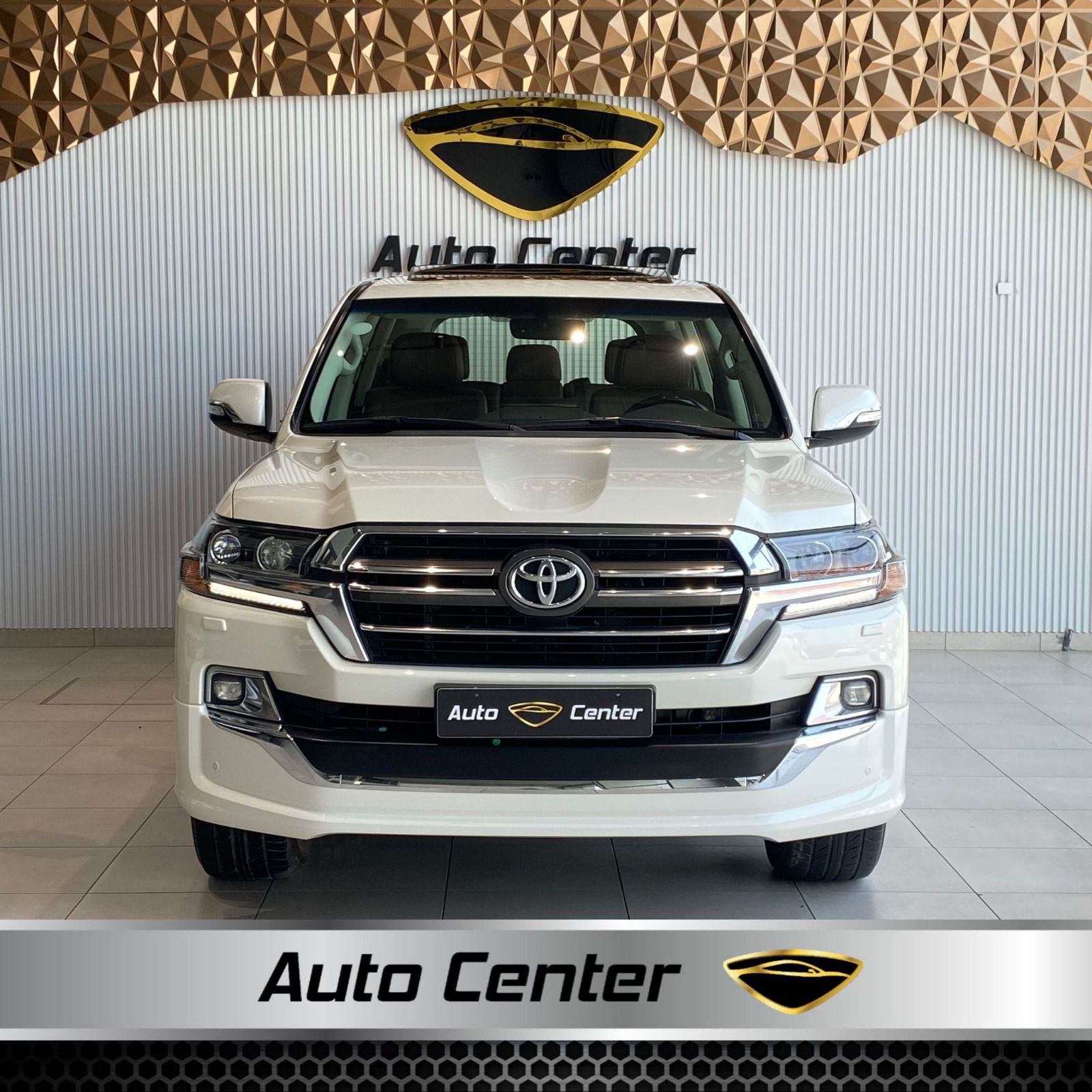 Land Cruiser GXR Grand Touring V8