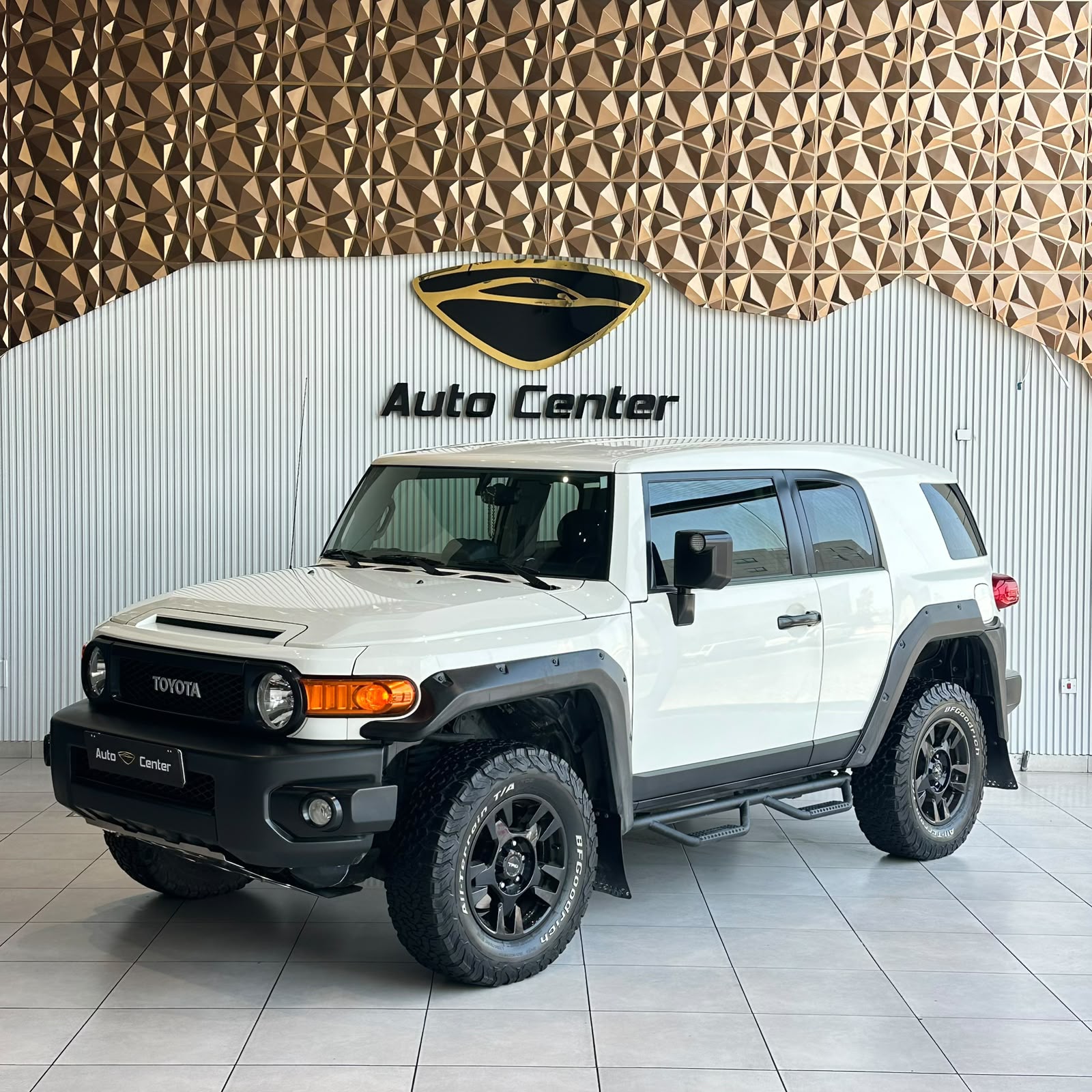 TOYOTA FJ CRUISER TRD 4X4 2015 *SOLD* - Image 3