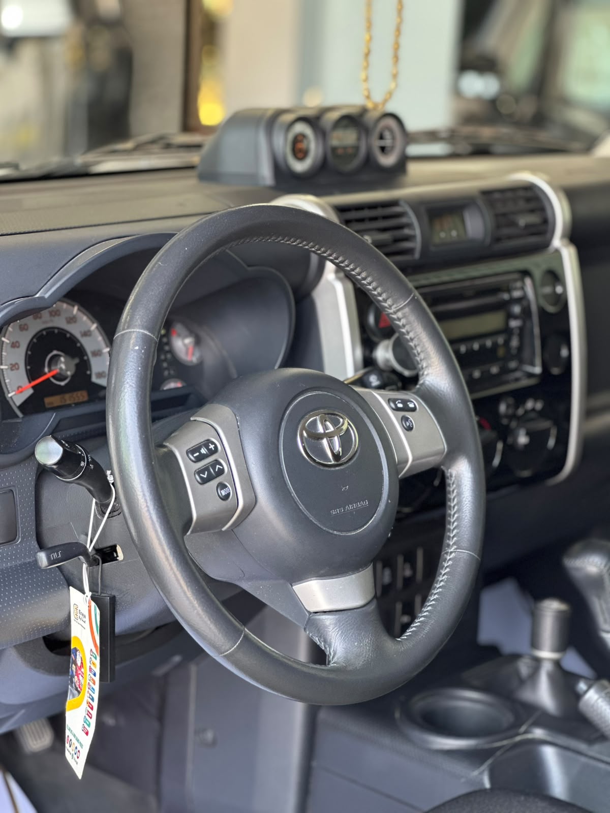 TOYOTA FJ CRUISER TRD 4X4 2015 *SOLD* - Image 6