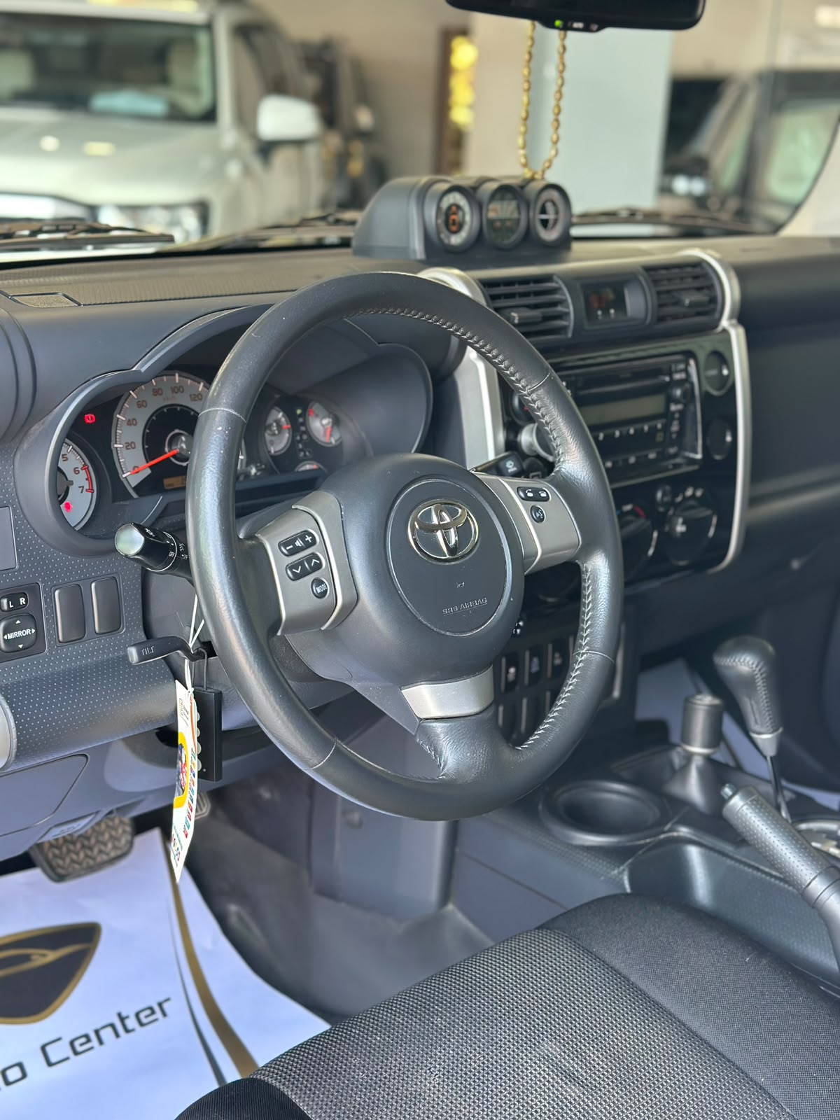 TOYOTA FJ CRUISER TRD 4X4 2015 *SOLD* - Image 7
